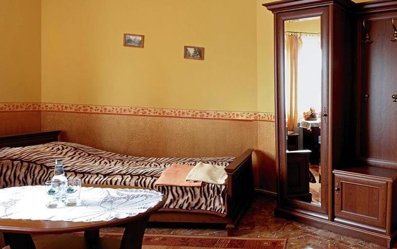 Hotel Mily Krosno Værelse billede