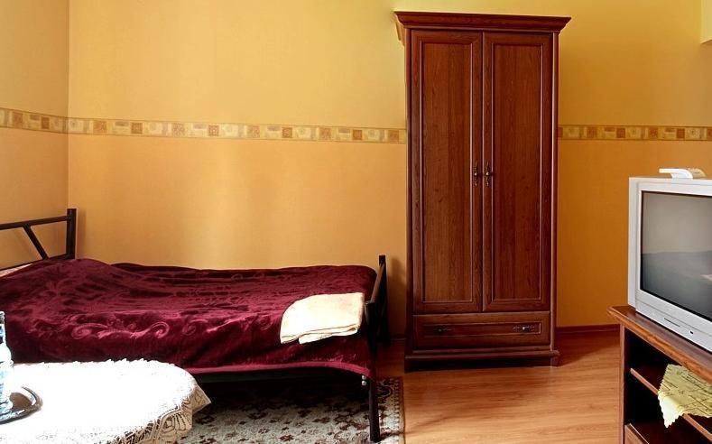 Hotel Mily Krosno Eksteriør billede